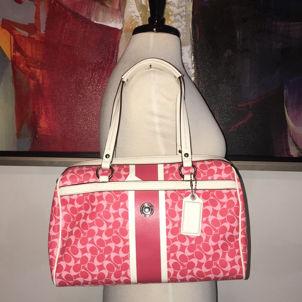 Gorgeous and Authentic Coach Signature bag